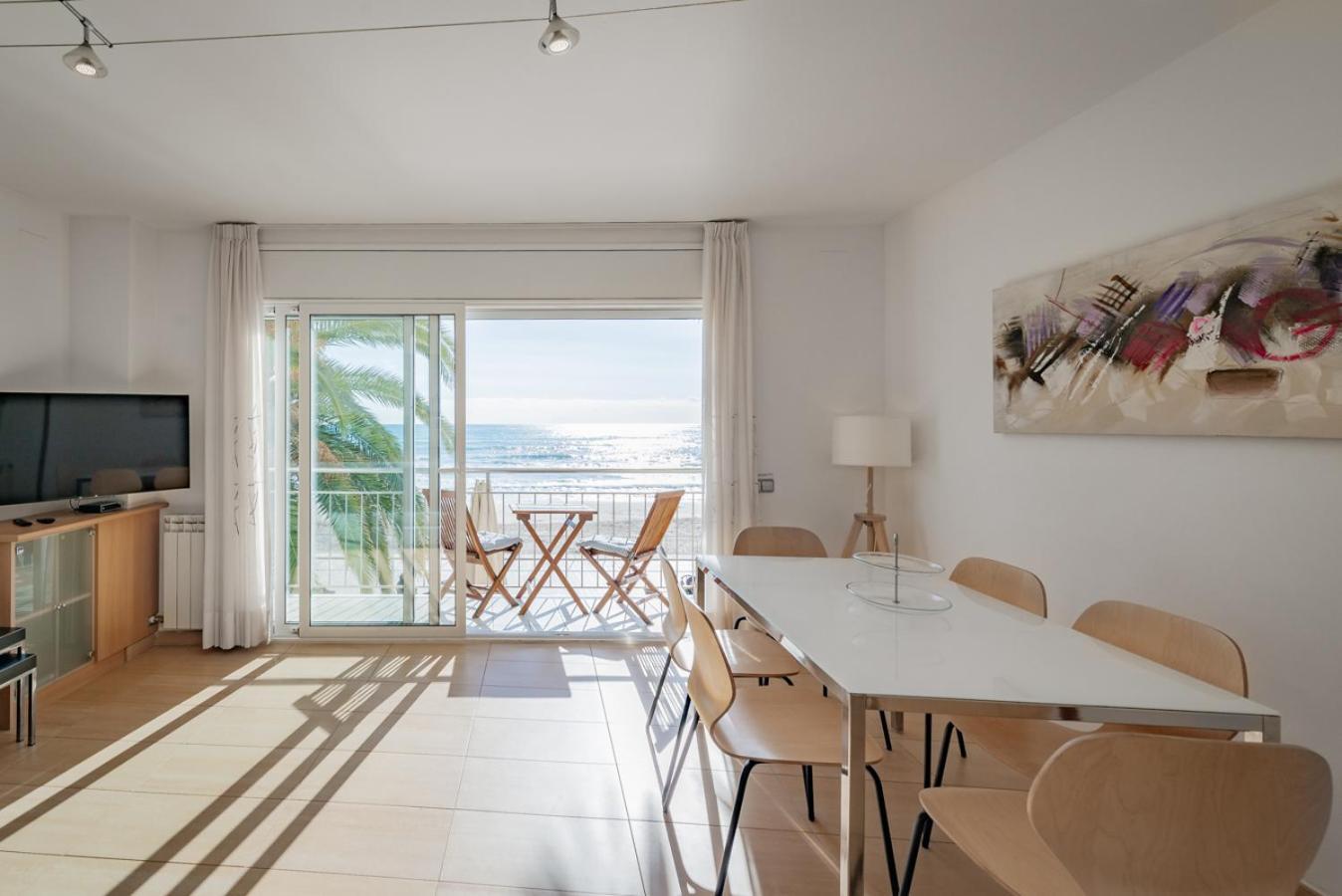 Insitges Sant Sebastia'S Beach Luaran gambar