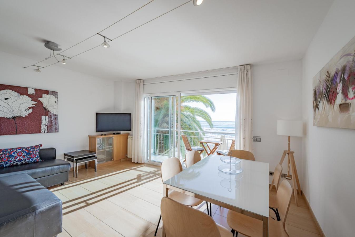 Insitges Sant Sebastia'S Beach Luaran gambar