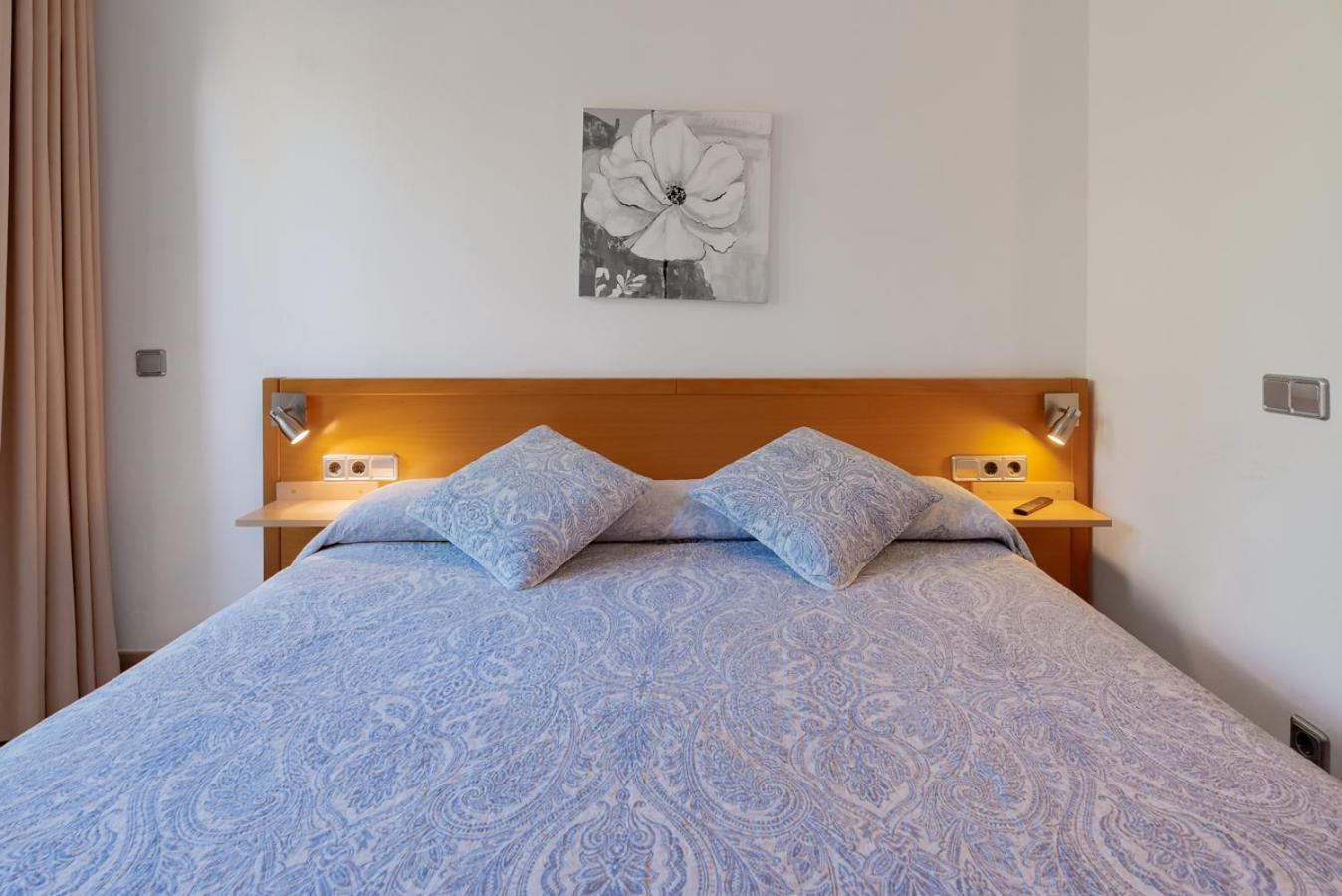 Insitges Sant Sebastia'S Beach Luaran gambar